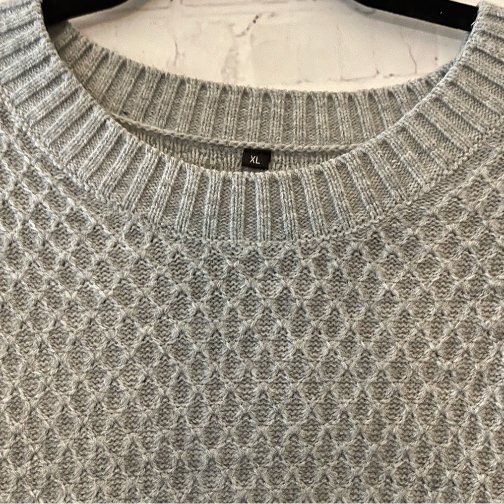 Amazon Essentials Colorblock Sweater - Picture 2 of 4